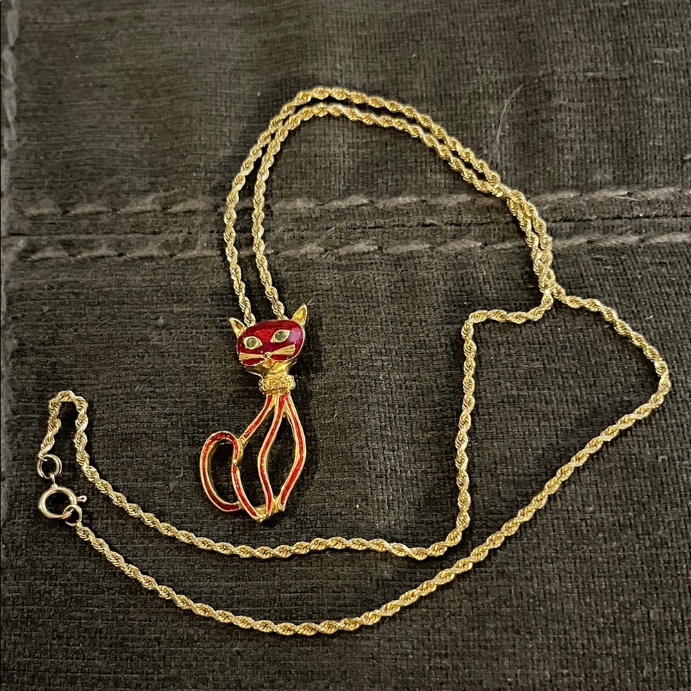 Elegant Gold Cat Pendant Necklace